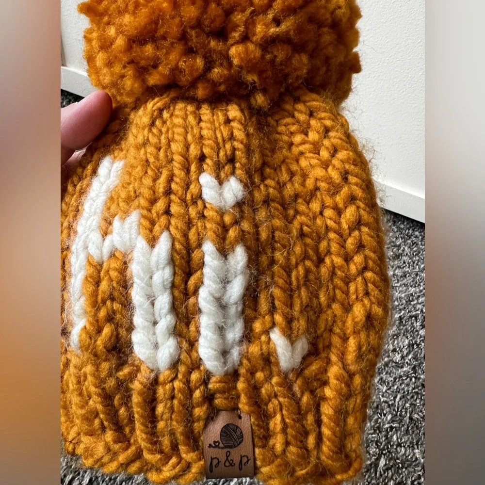 Pine & Poppy NWOT Infant Baby Butterscotch Knit Pom Pom Beanie‎ Cap Newborn Size